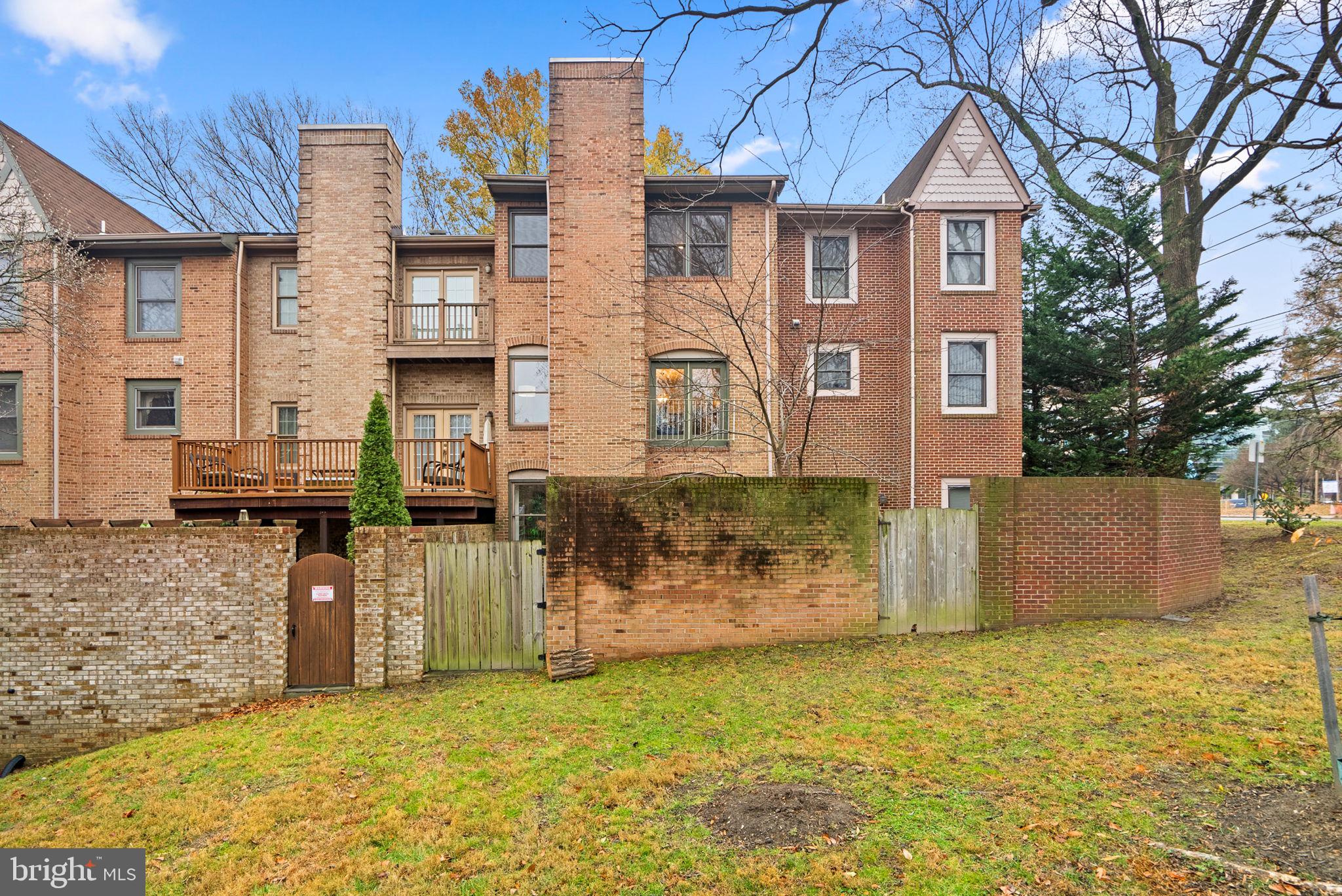 WOODSIDE PARK - Residential