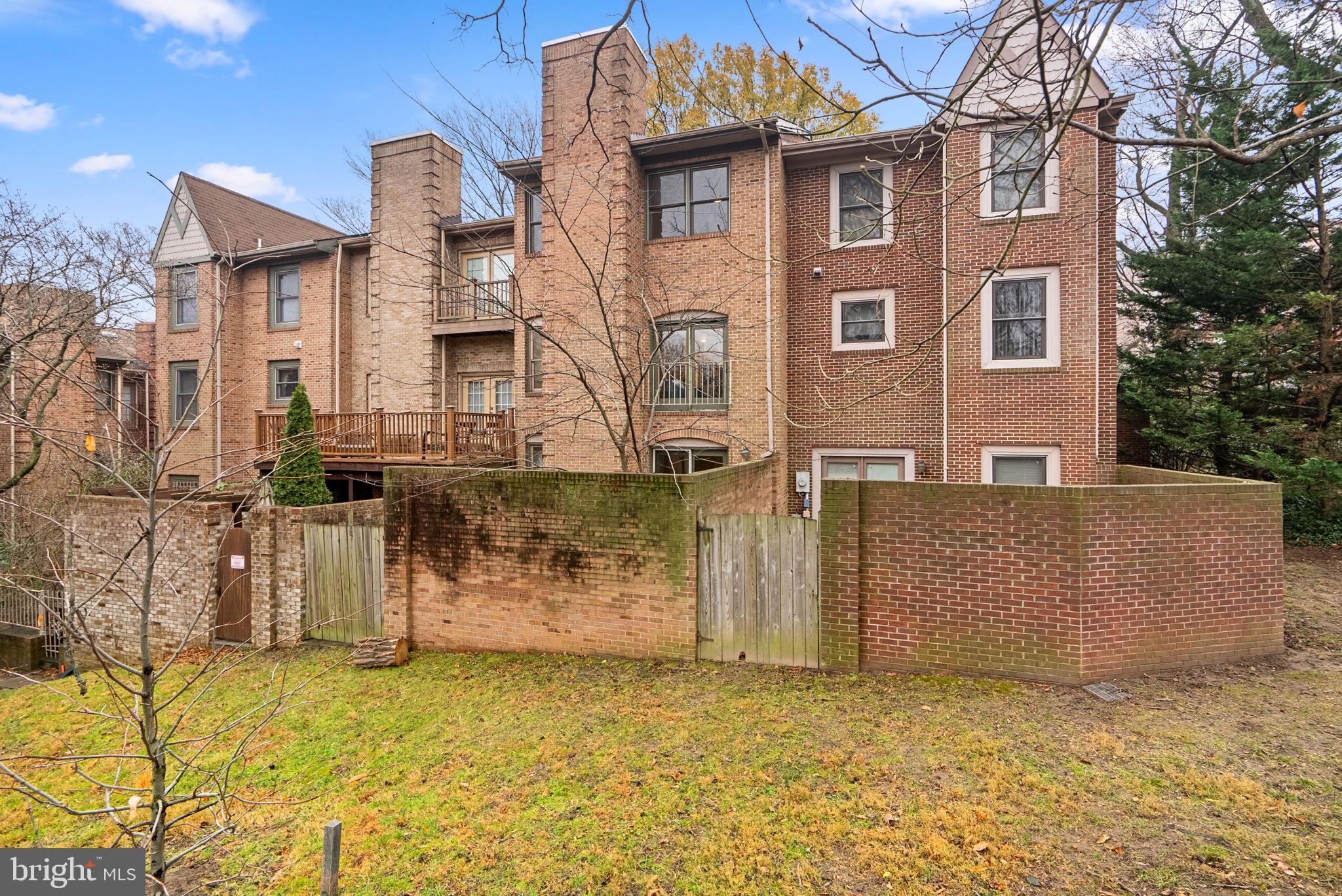 WOODSIDE PARK - Residential