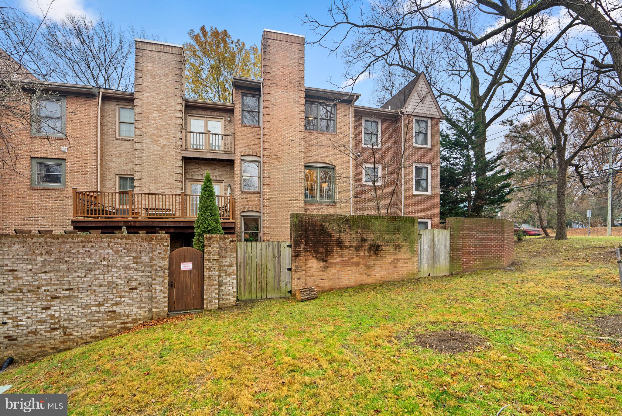 WOODSIDE PARK - Residential