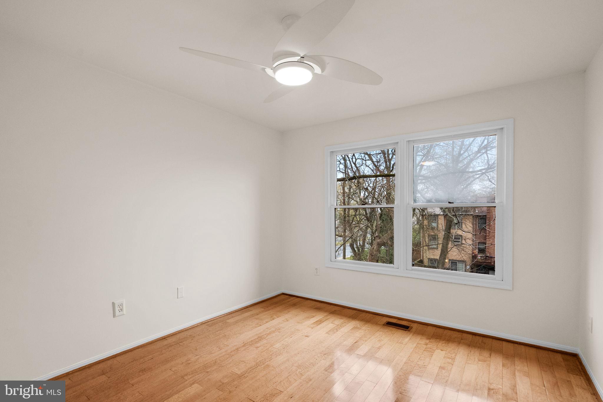 WOODSIDE PARK - Residential