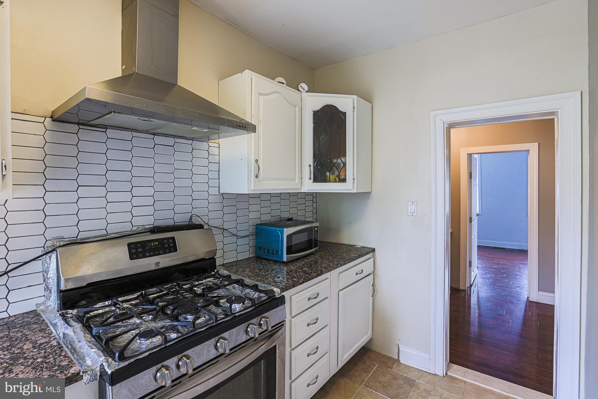 PARKVILLE - Commercial Sale