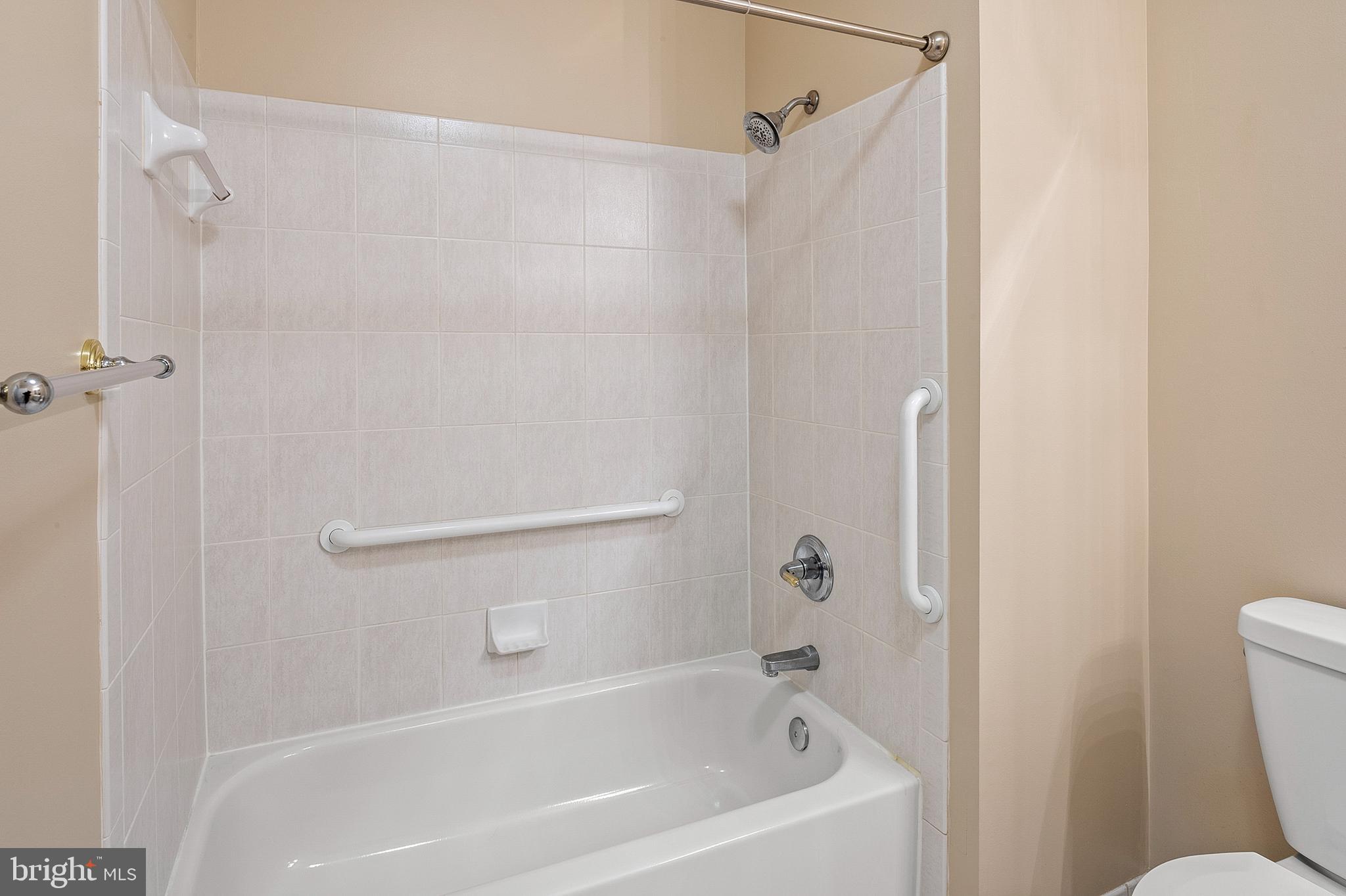 WAVERLY WOODS - Residential Lease