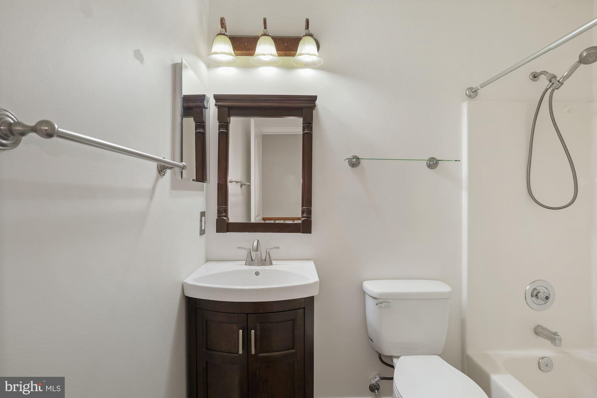 GLEN ORA-PLAT 11> - Residential