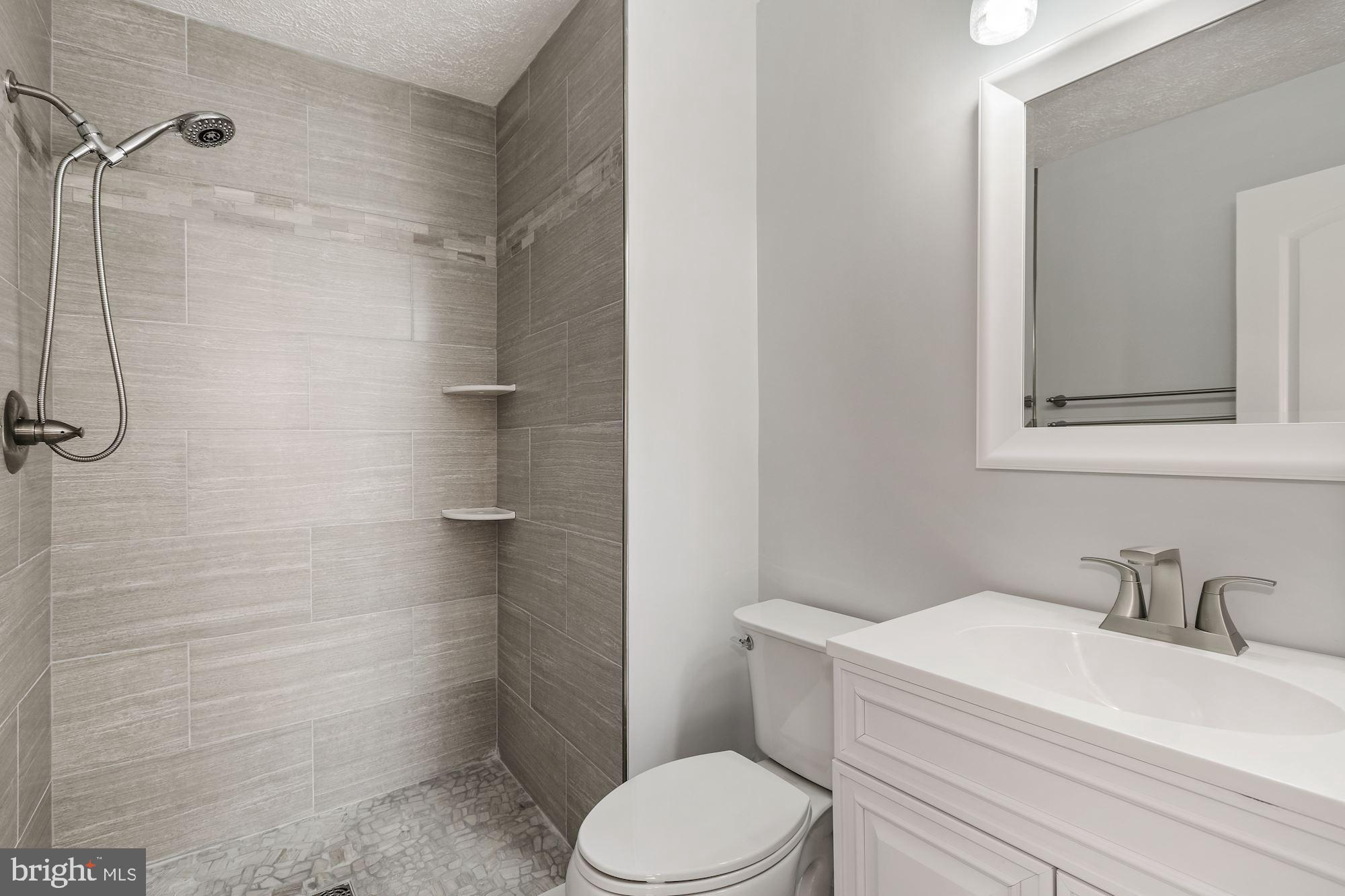 GLEN ORA-PLAT 11> - Residential