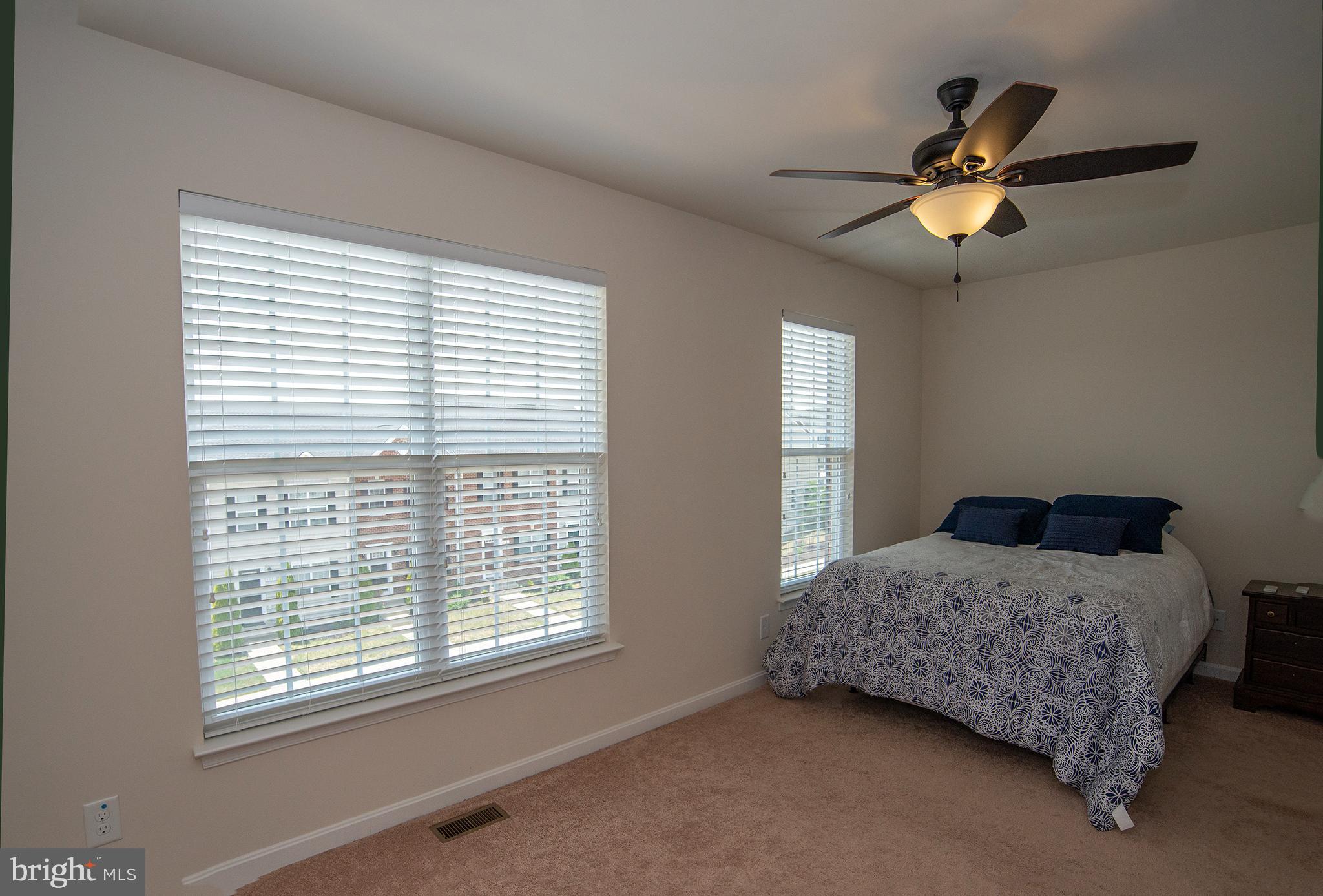 LAKESIDE - Residential