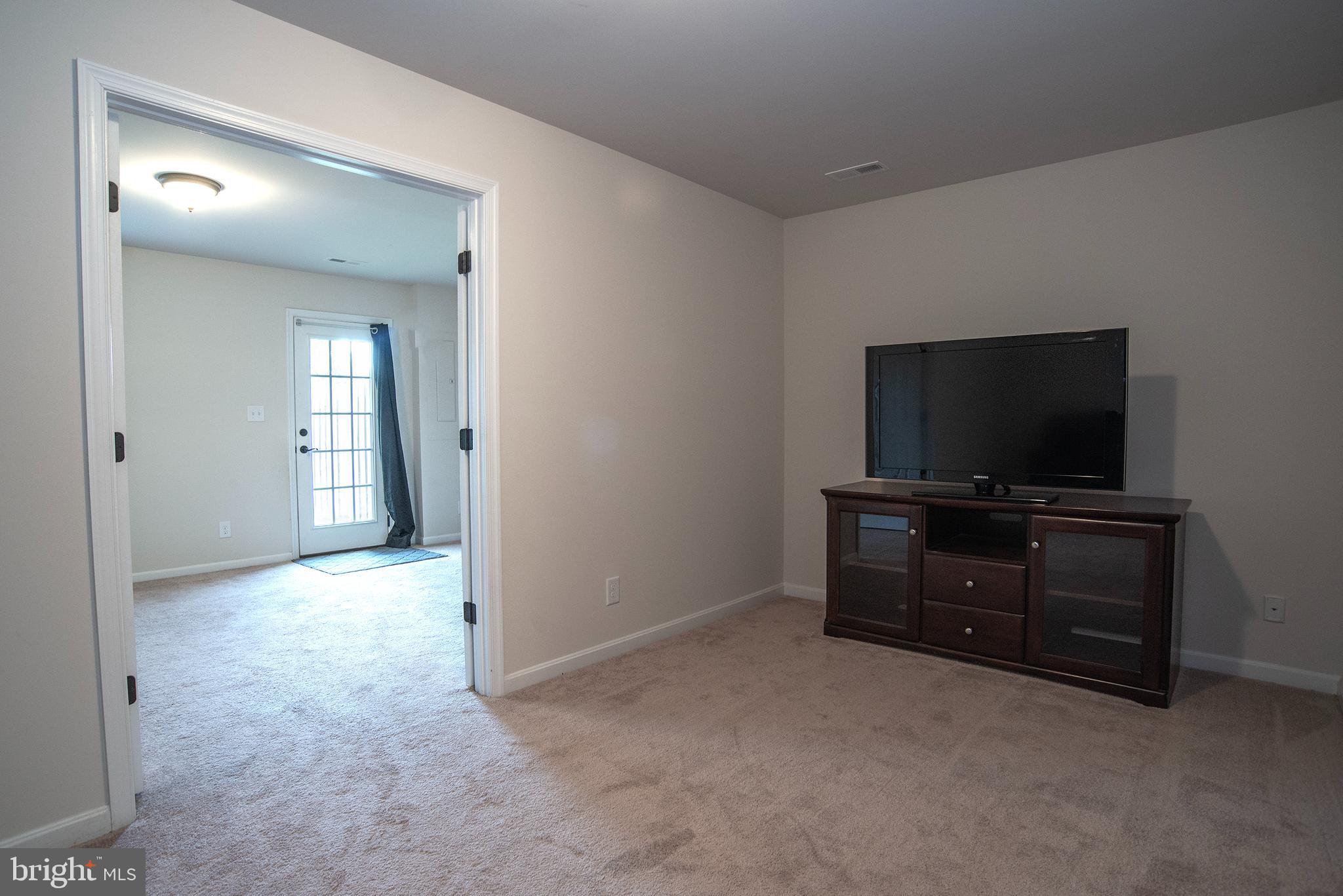 LAKESIDE - Residential