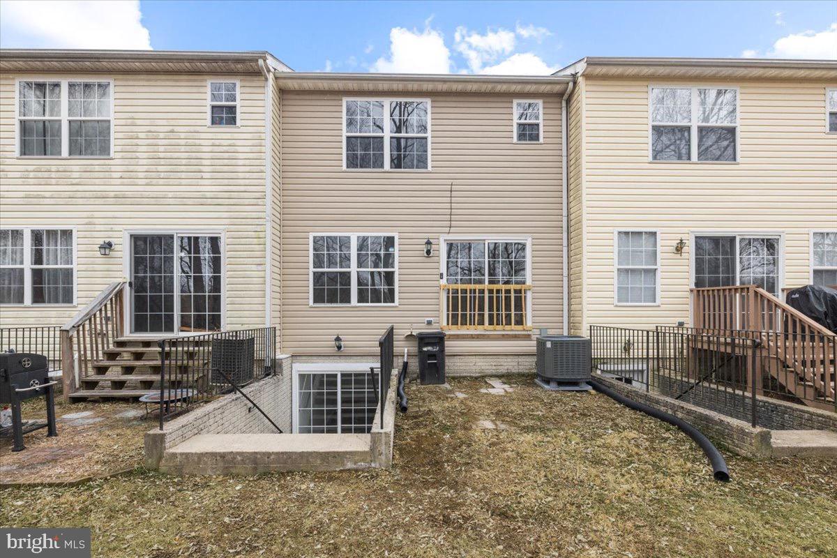 BUNKER HILL TOWNHOMES - Residential