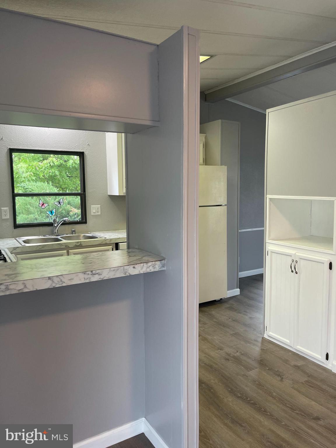 COUNTRY MANOR FARMS - Residential