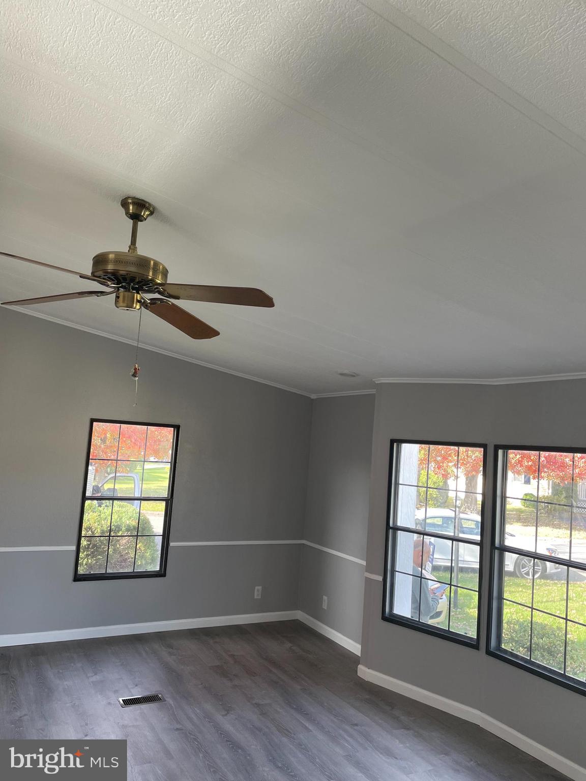 COUNTRY MANOR FARMS - Residential