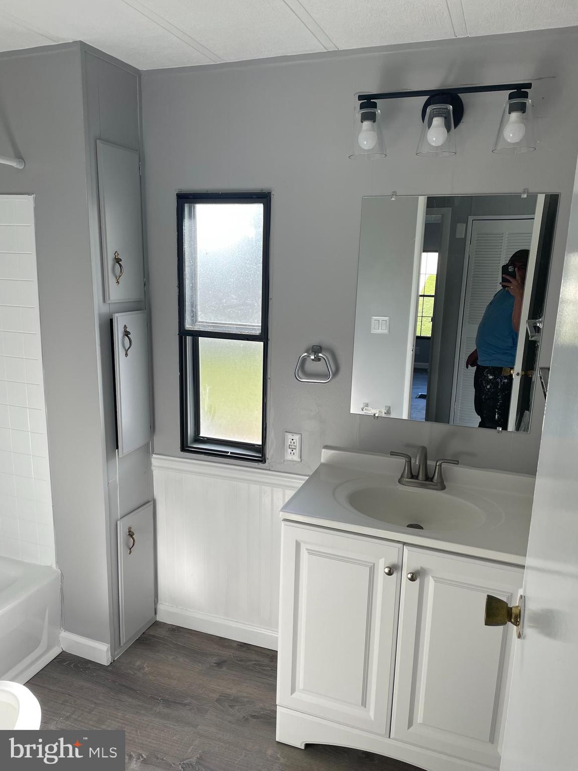 COUNTRY MANOR FARMS - Residential