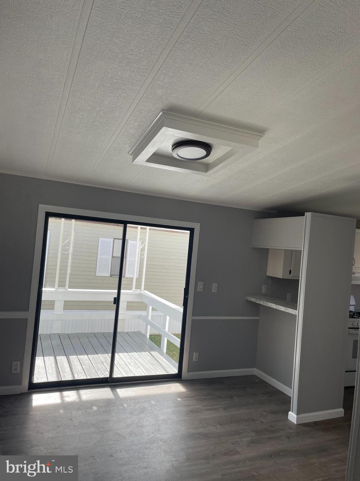 COUNTRY MANOR FARMS - Residential