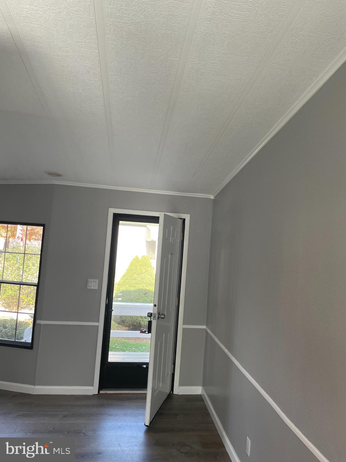 COUNTRY MANOR FARMS - Residential