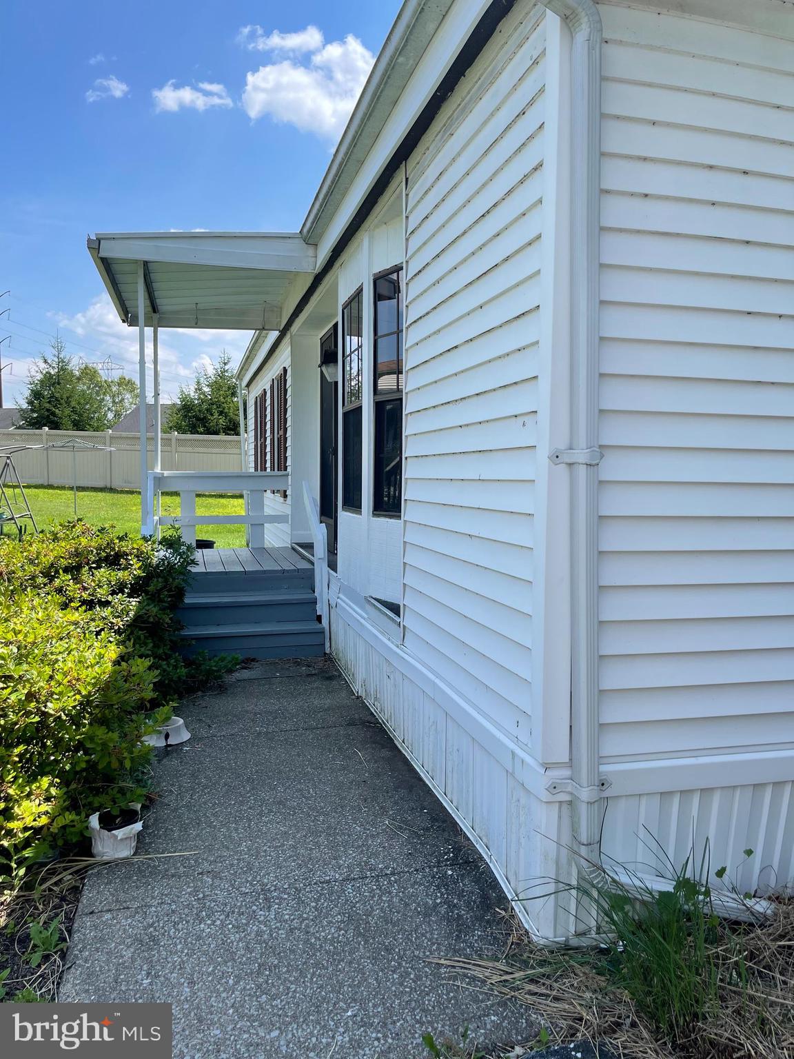 COUNTRY MANOR FARMS - Residential