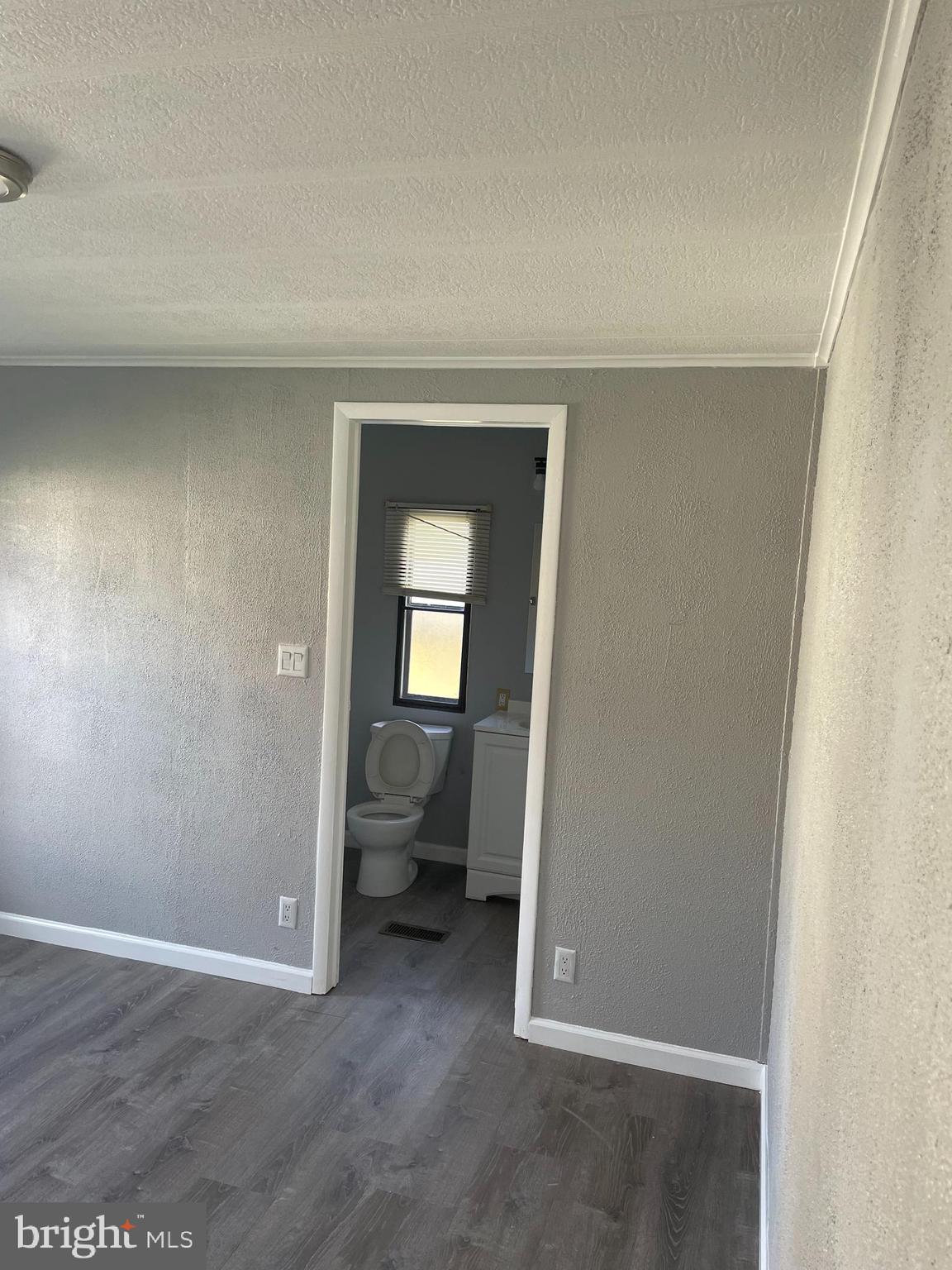 COUNTRY MANOR FARMS - Residential