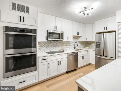 8360 Greensboro Drive Unit 211, McLean, VA 22102 - MLS#: VAFX2218540