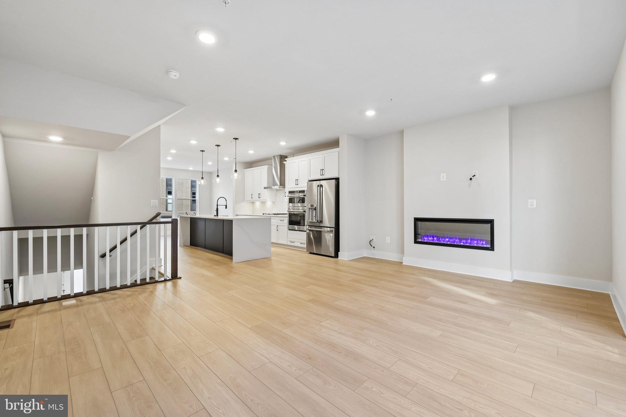 2725 FERRY BAR DRIVE