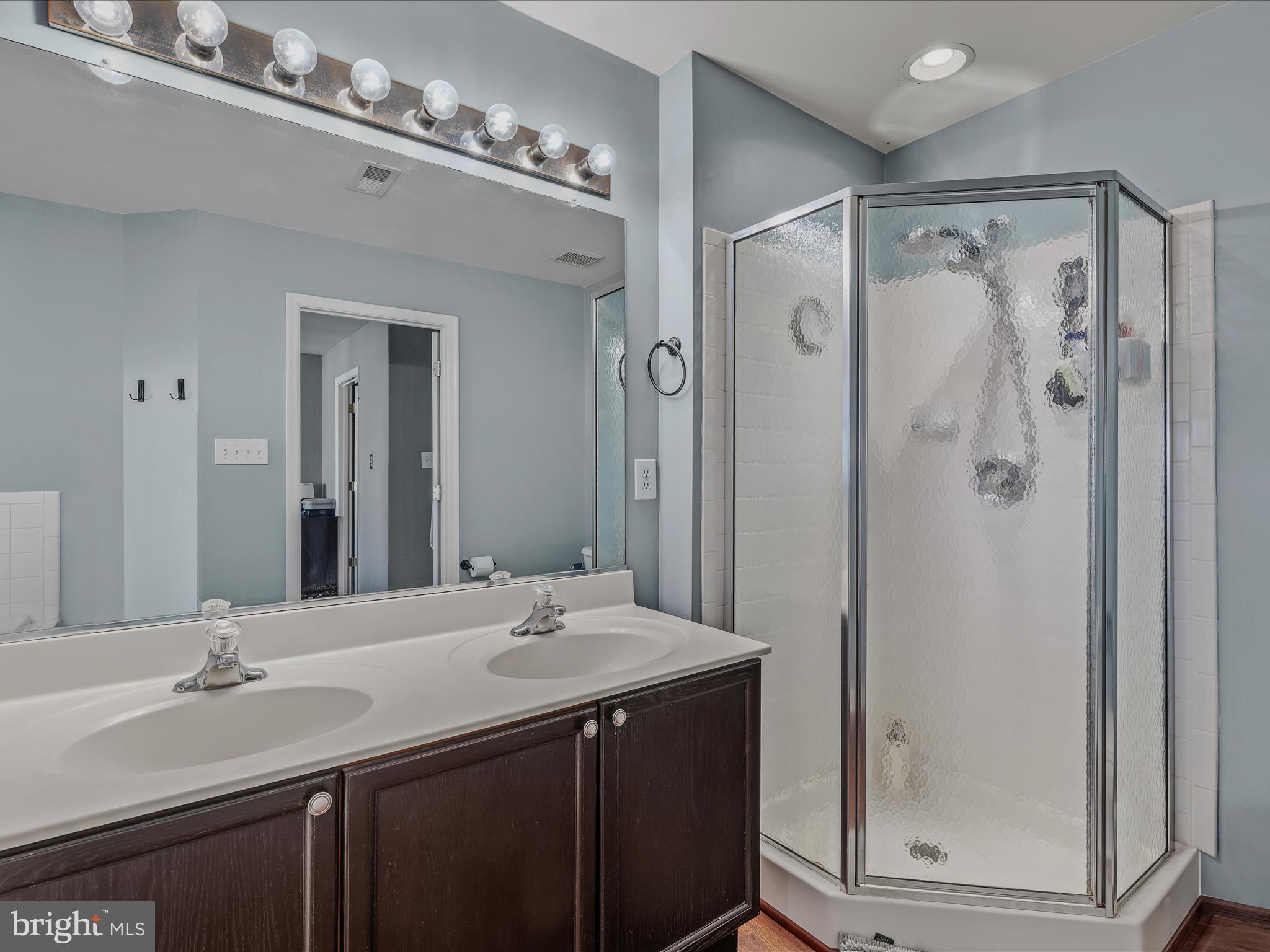 COUNTY GREEN - Residential