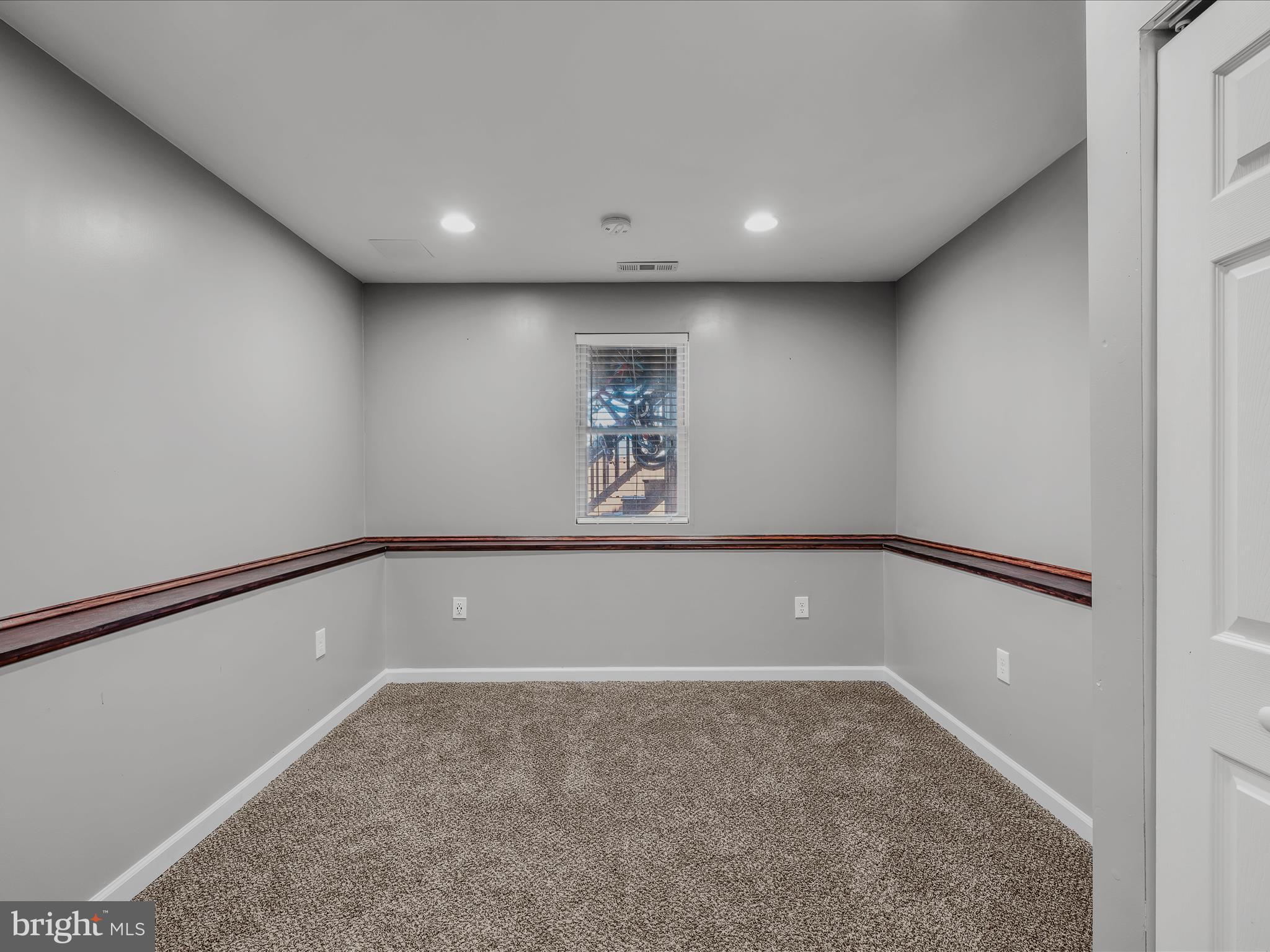 COUNTY GREEN - Residential