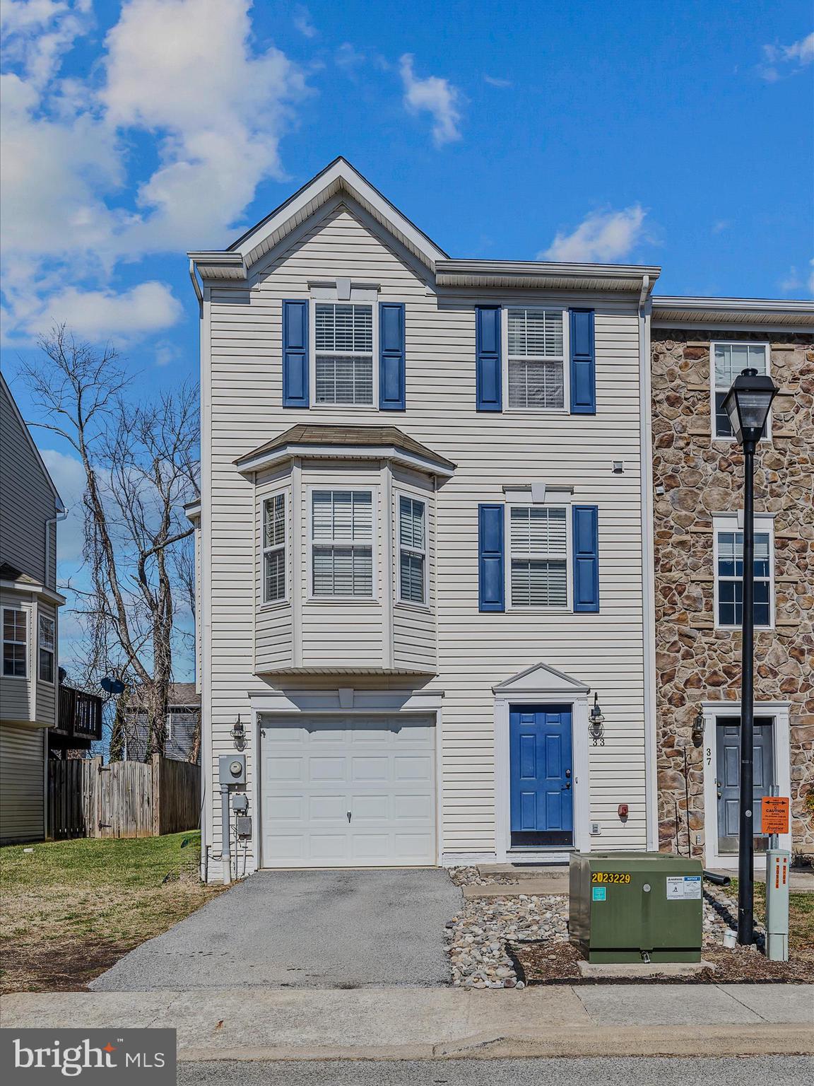 COUNTY GREEN - Residential