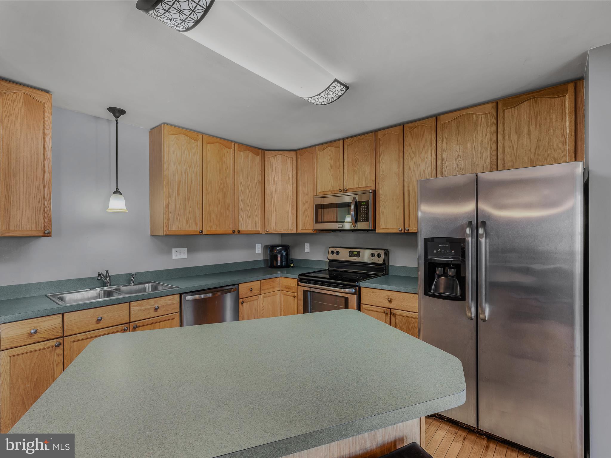 COUNTY GREEN - Residential