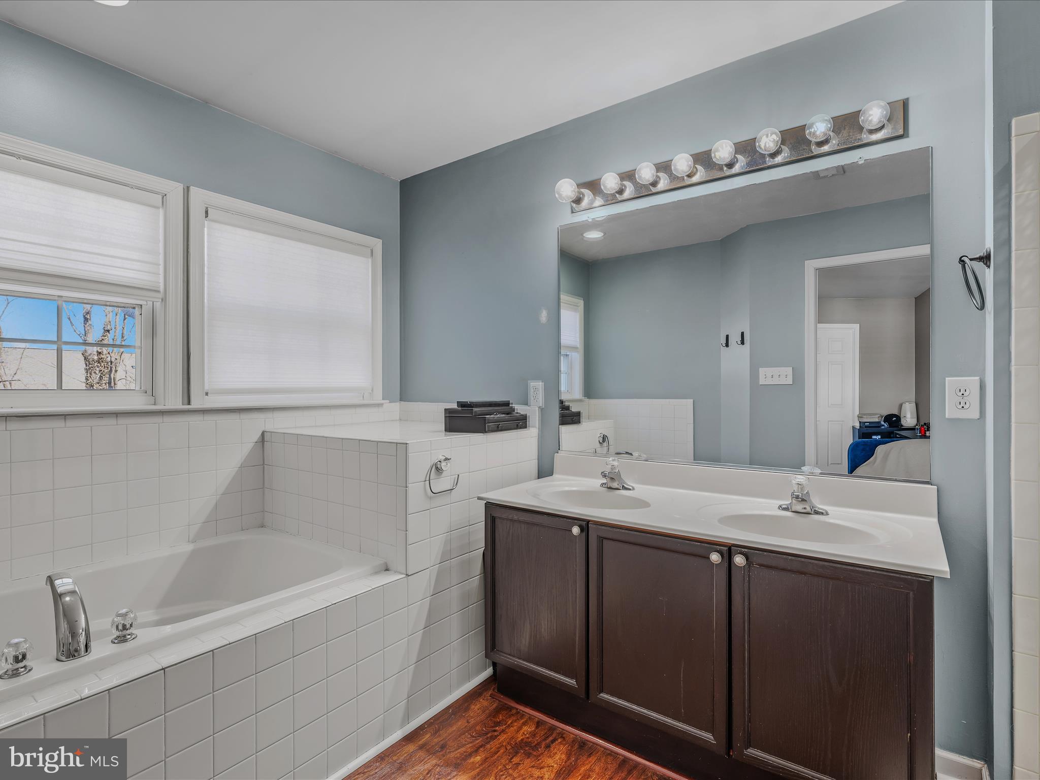 COUNTY GREEN - Residential