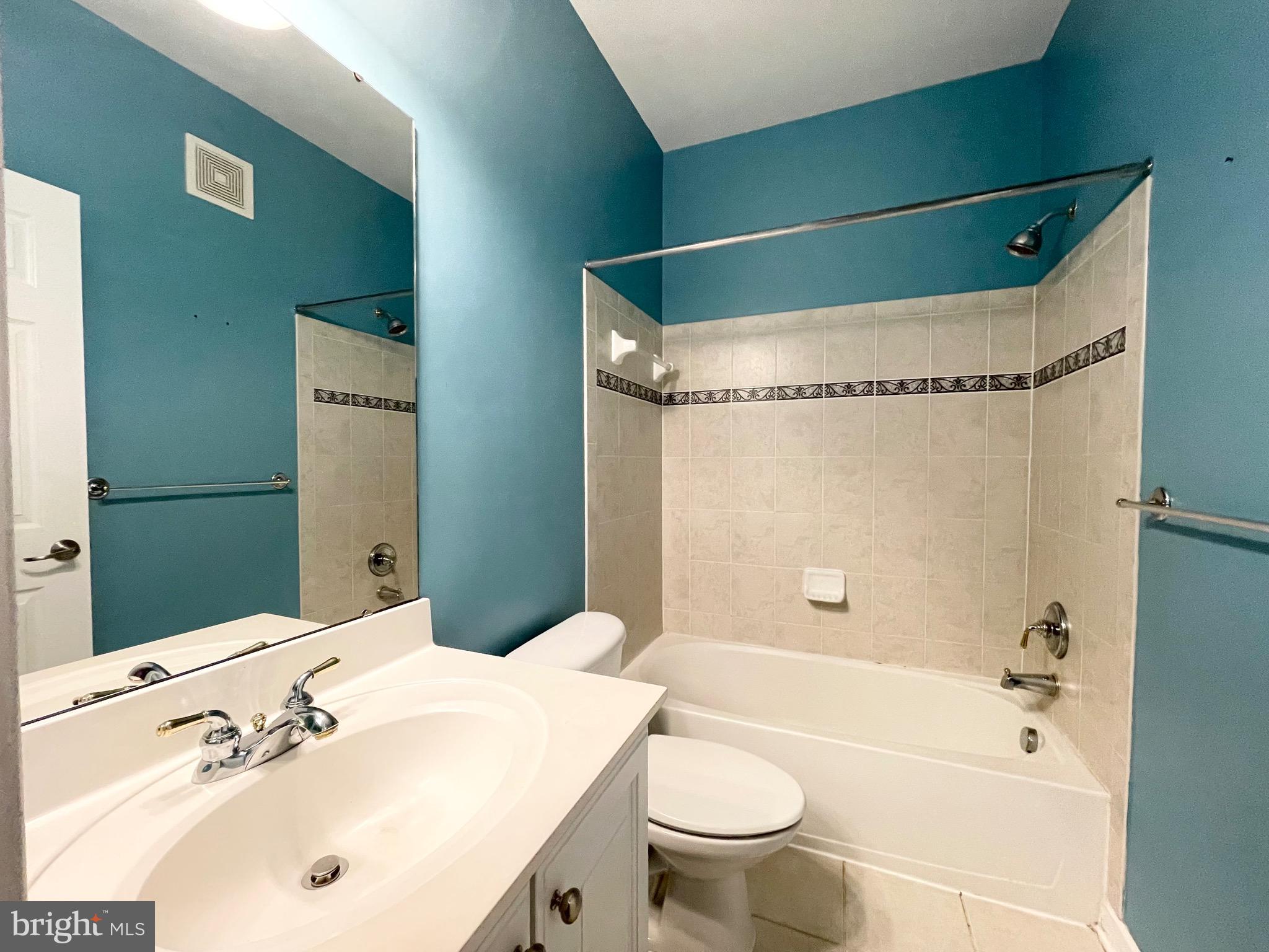 VILLAGES OF URBANA - Residential Lease