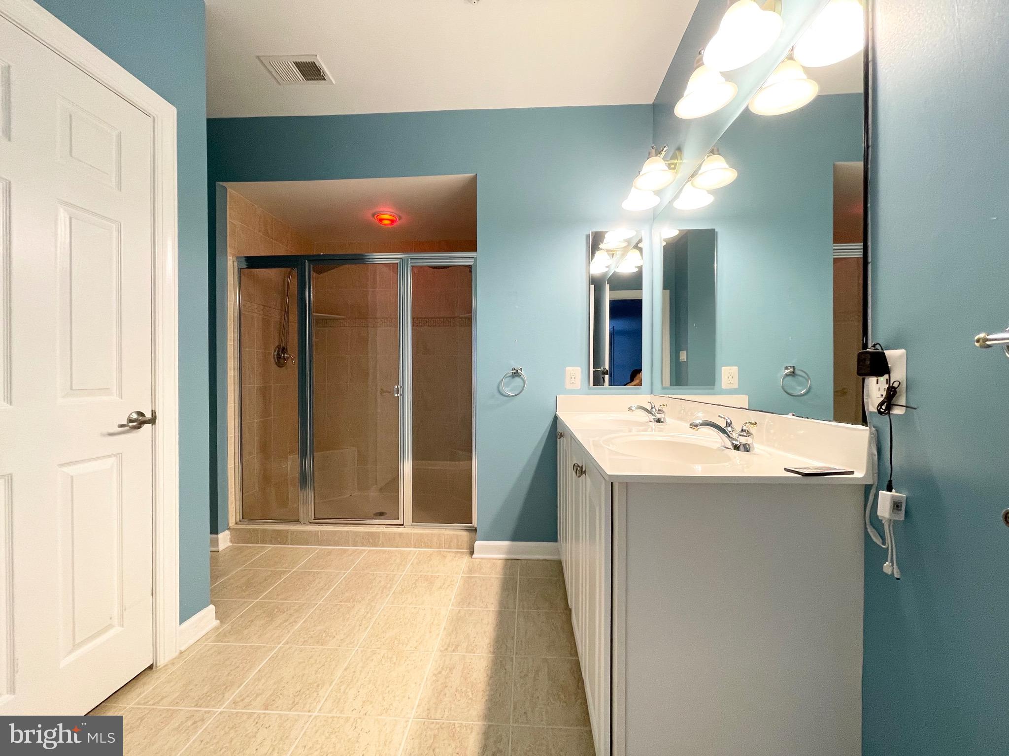 VILLAGES OF URBANA - Residential Lease