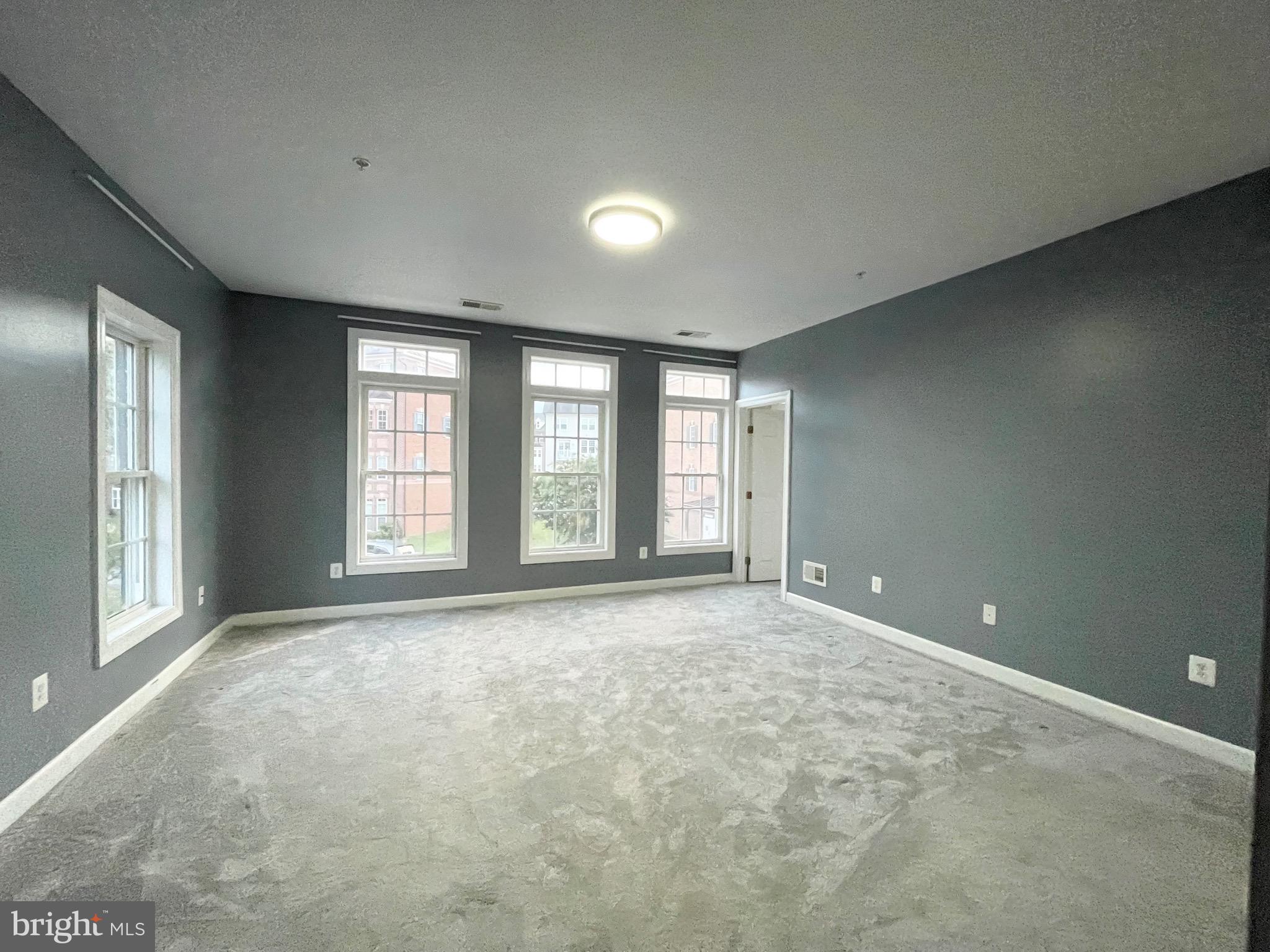 VILLAGES OF URBANA - Residential Lease