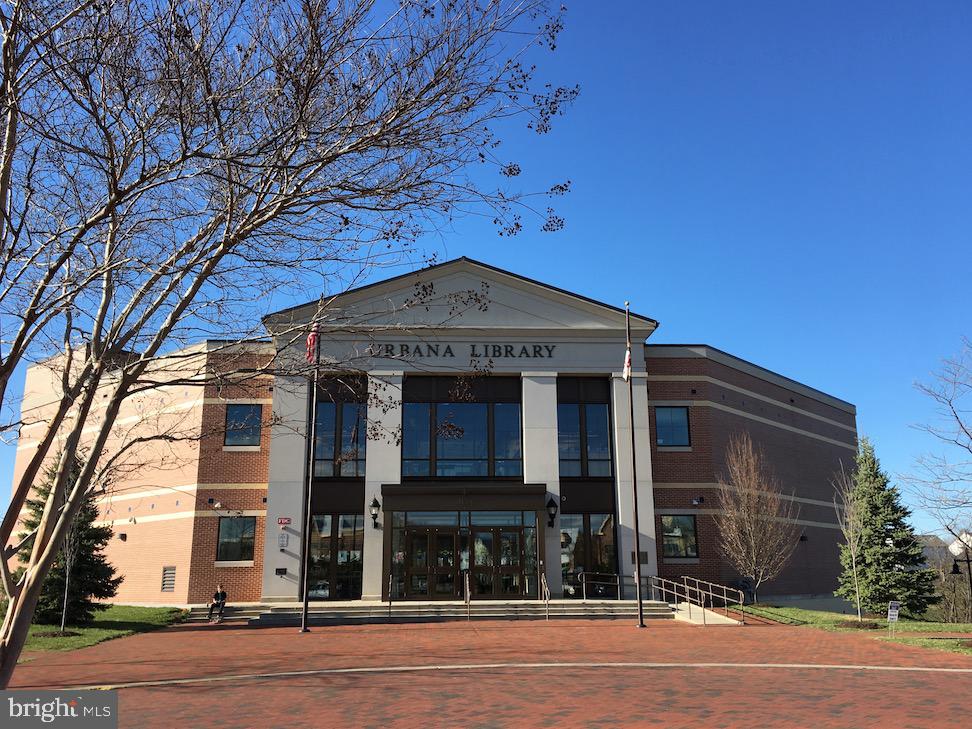 VILLAGES OF URBANA - Residential Lease