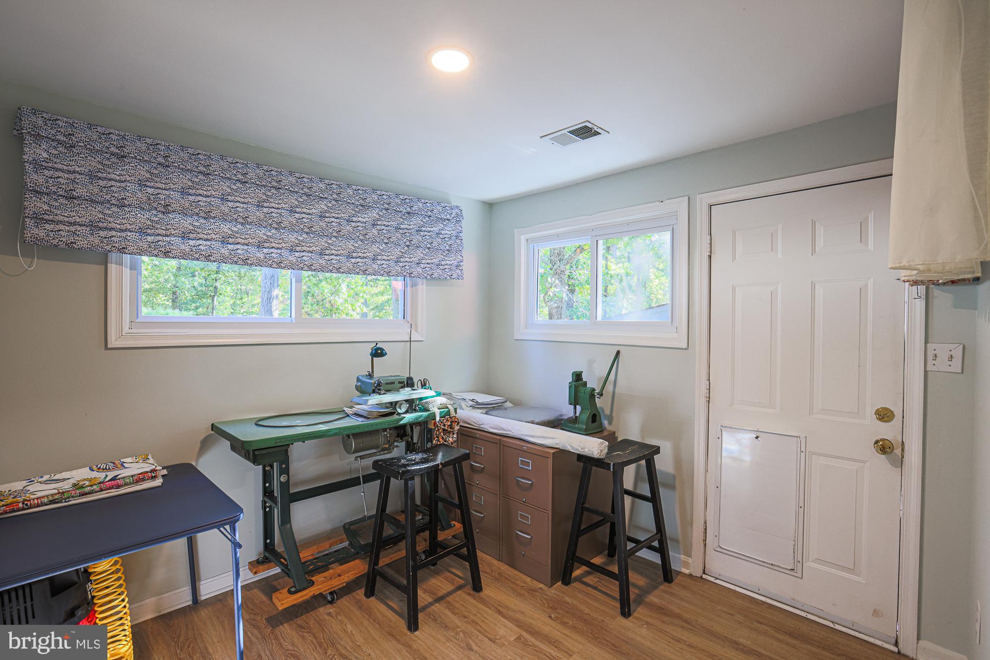 LAKE SHORE - Residential