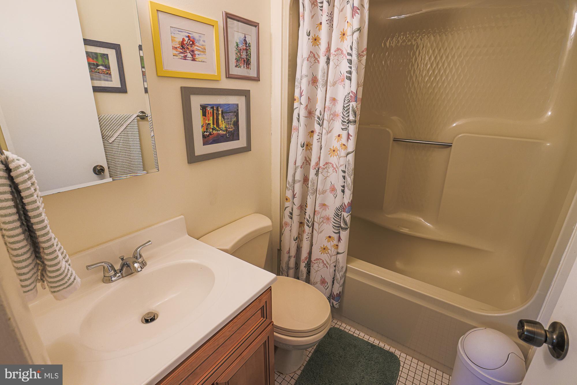 LAKE SHORE - Residential