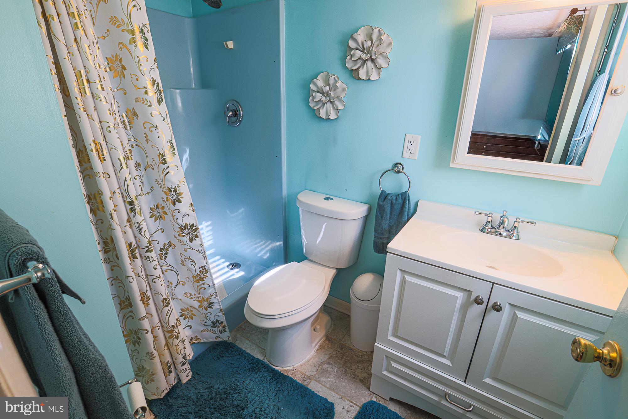 LAKE SHORE - Residential