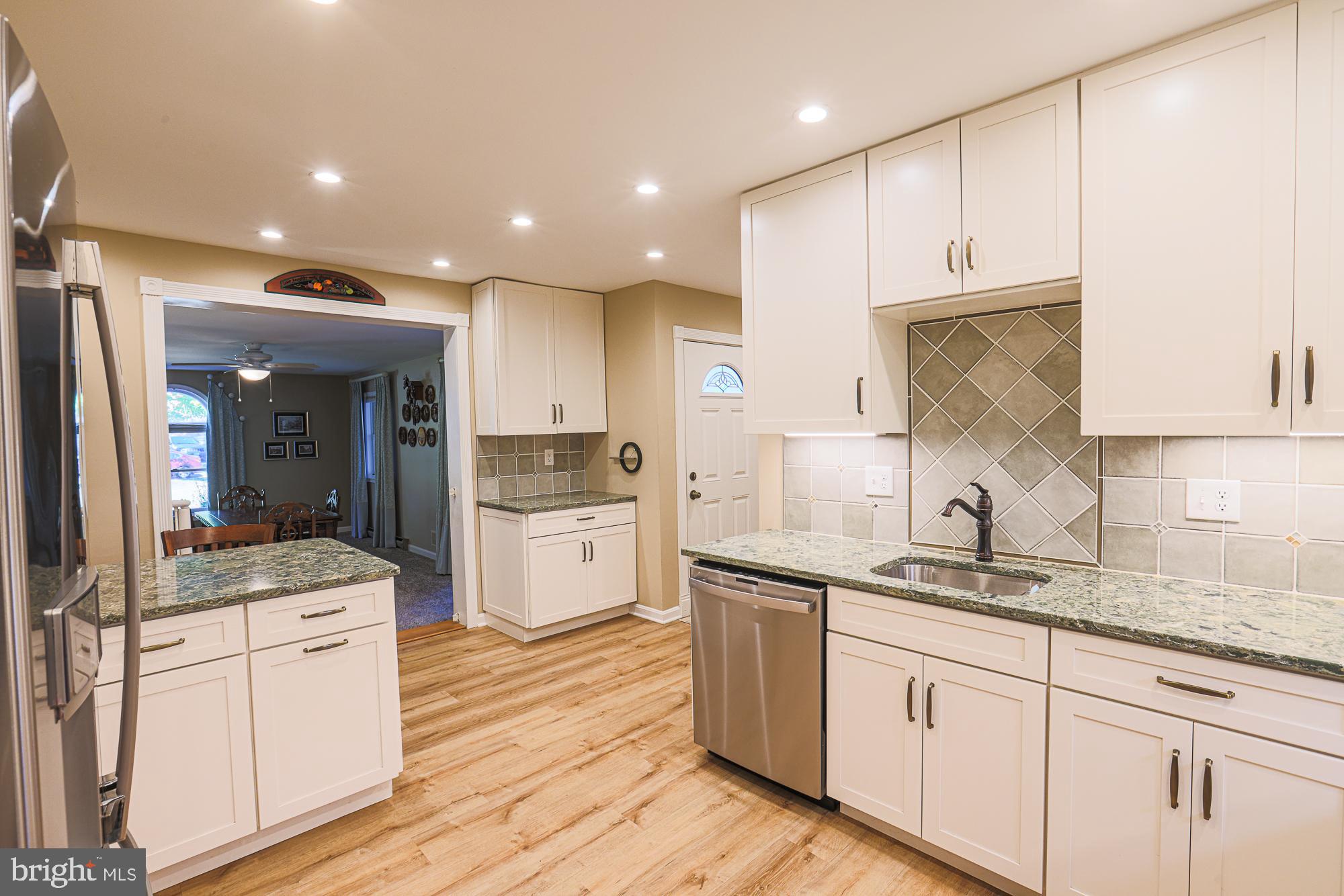 LAKE SHORE - Residential