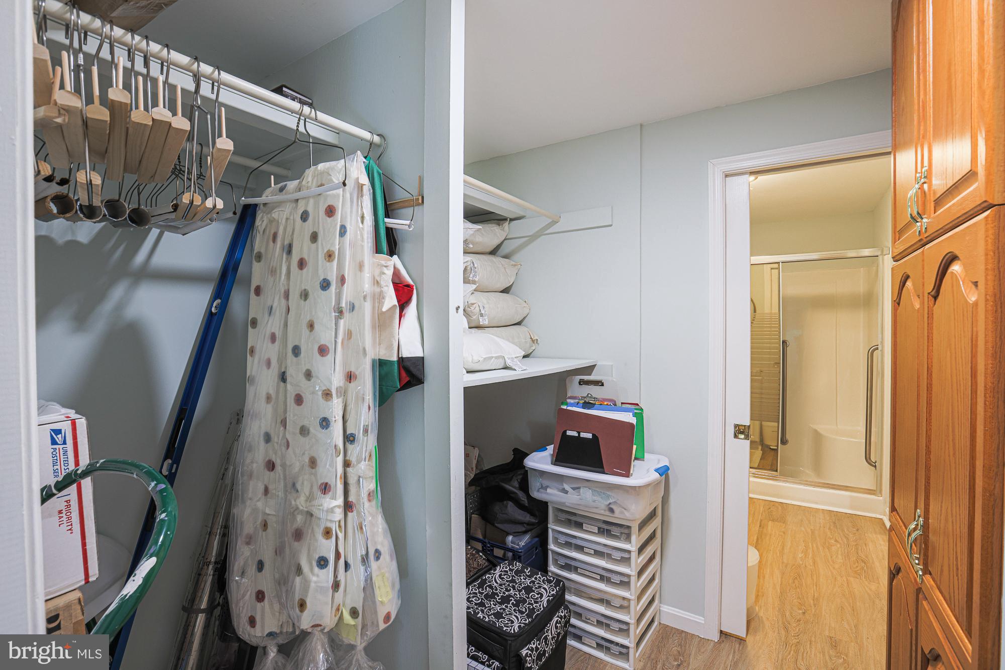 LAKE SHORE - Residential