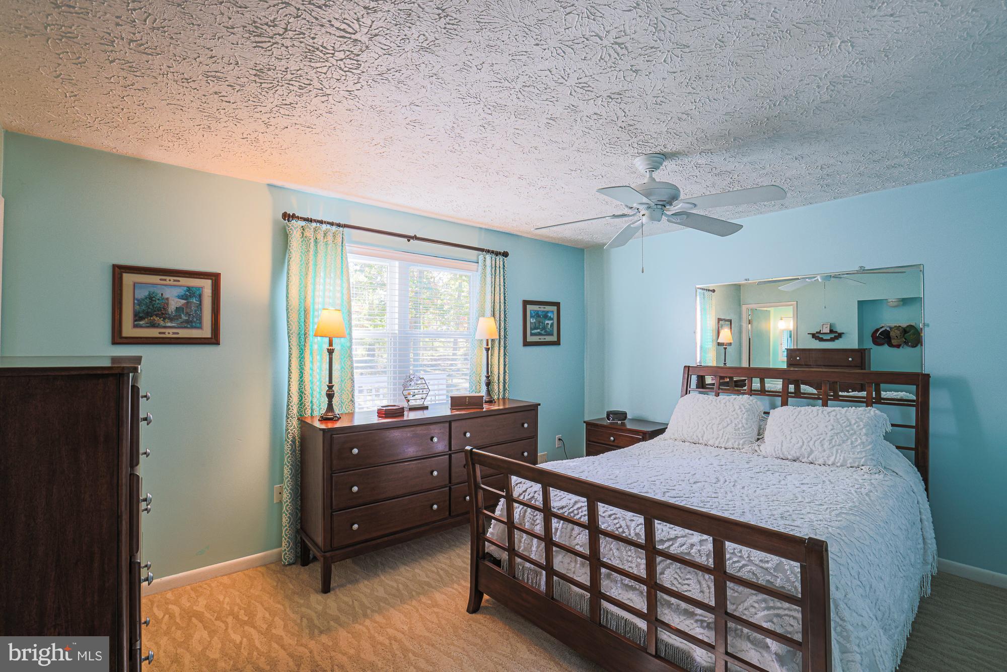 LAKE SHORE - Residential