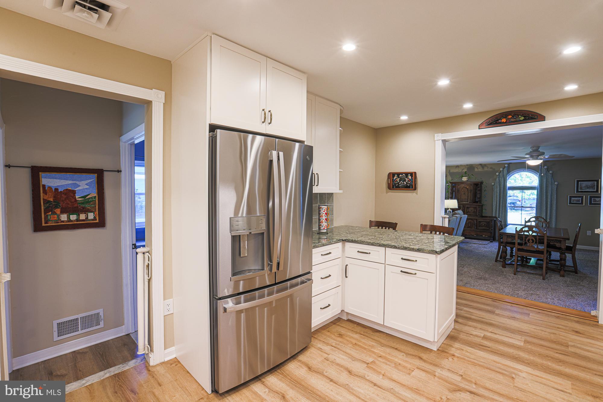 LAKE SHORE - Residential