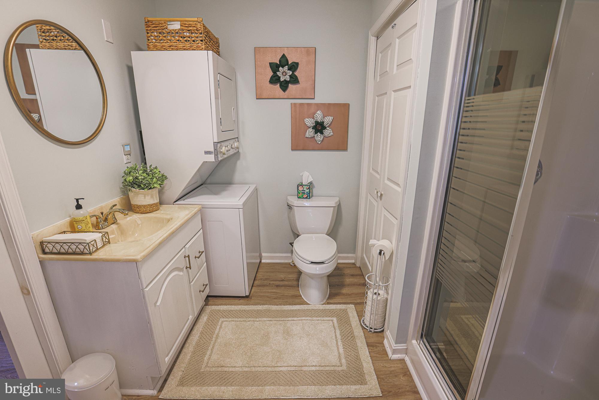 LAKE SHORE - Residential