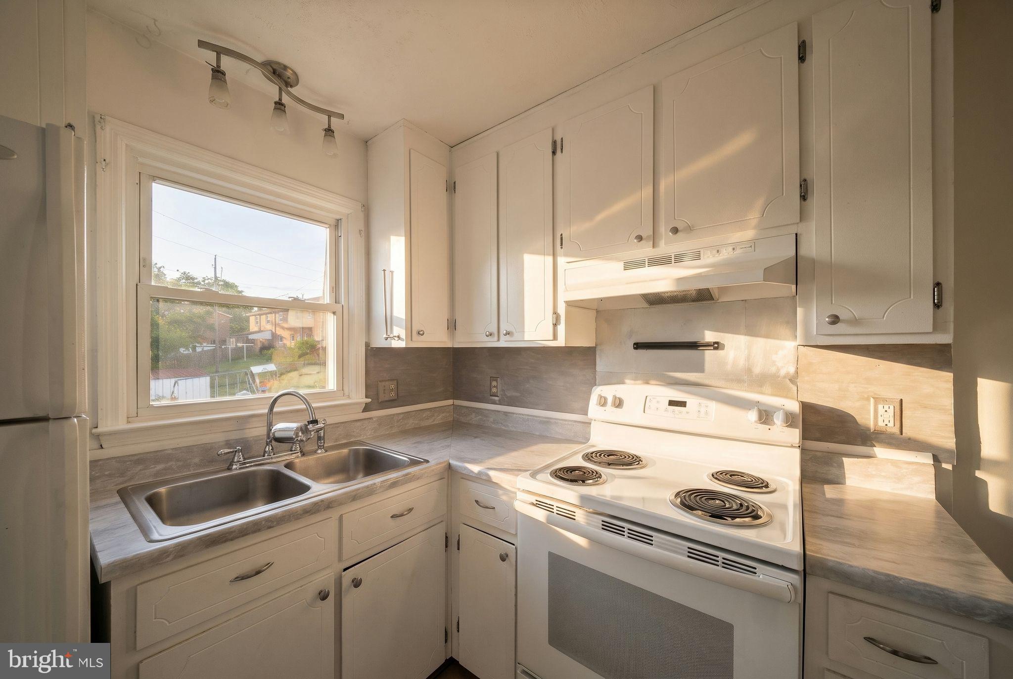 607 W 13TH STREET