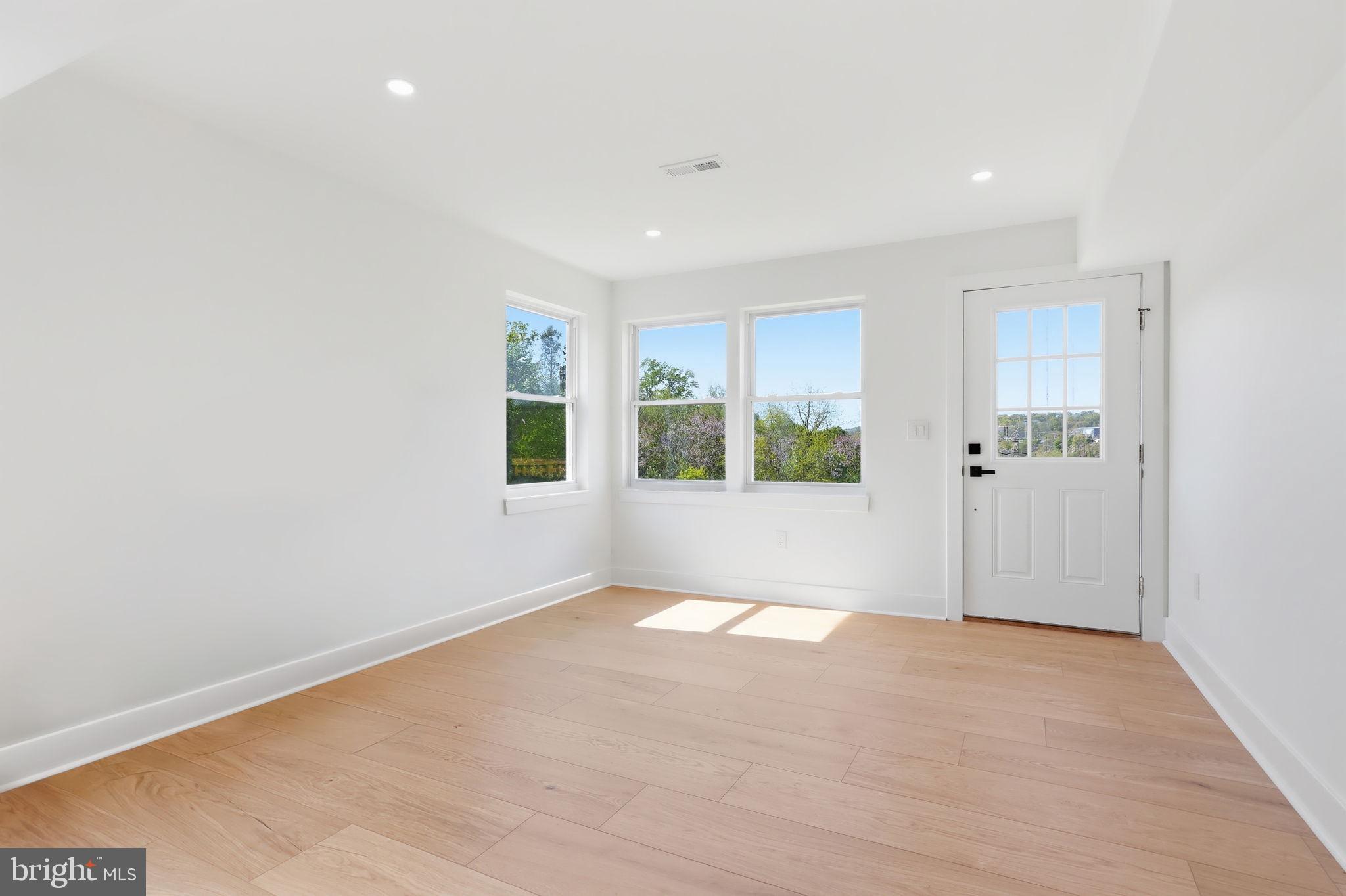 BELMONT HILLS - Residential