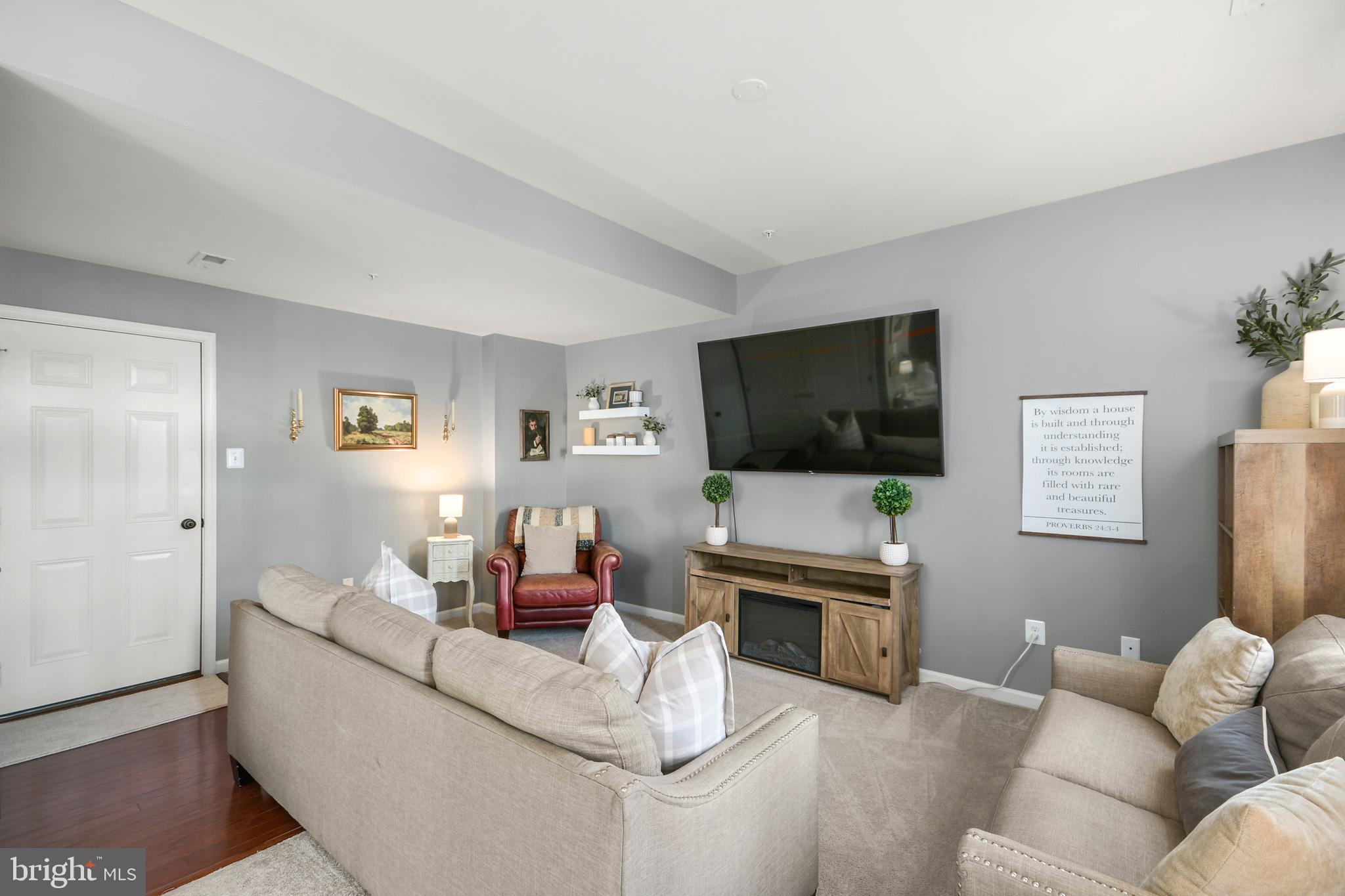 MARKET SQUARE - Residential