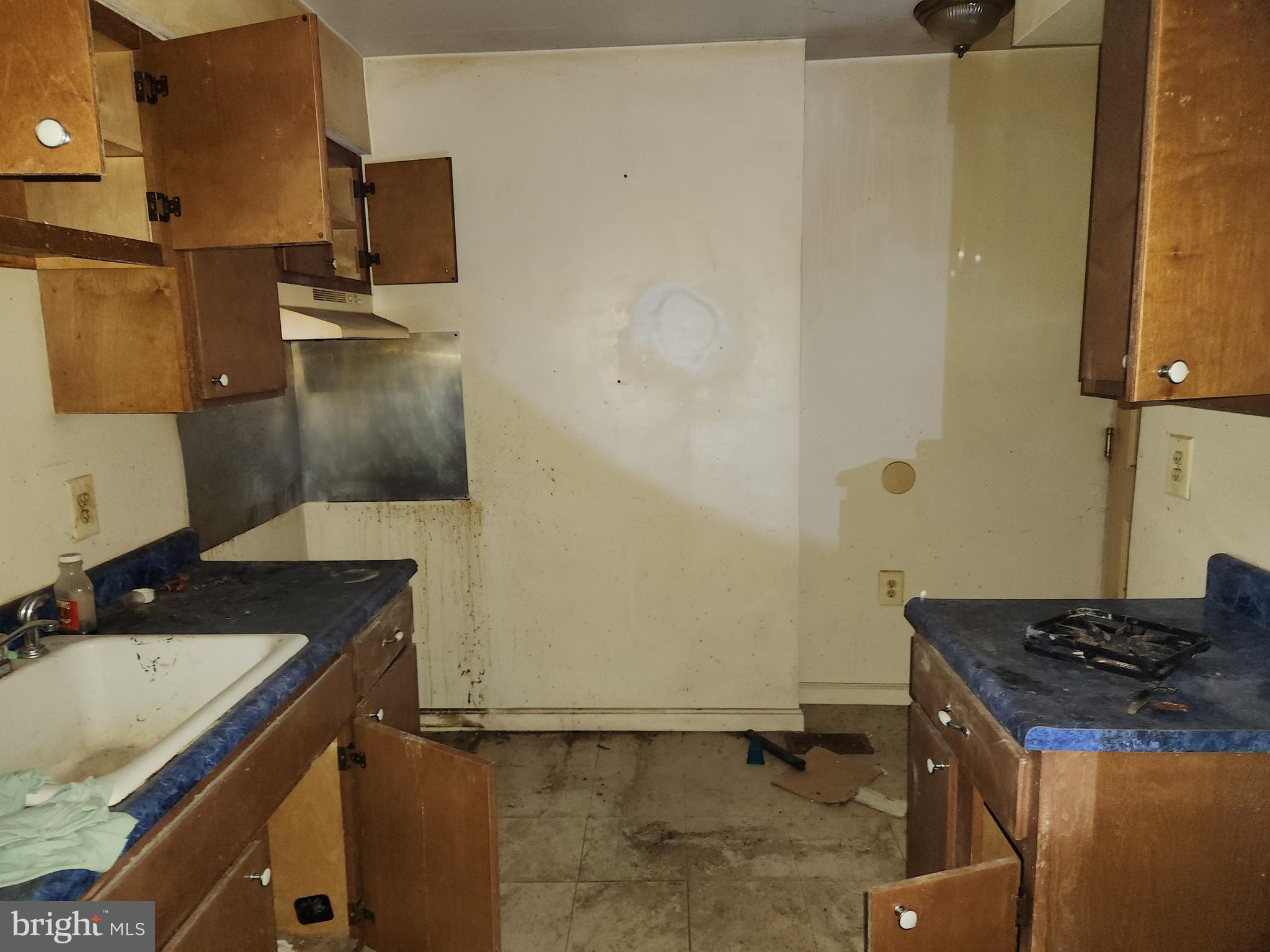 SANDTOWN-WINCHESTER - Residential