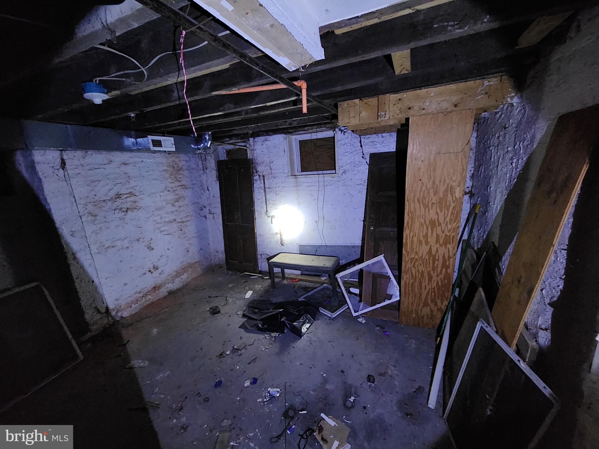 SANDTOWN-WINCHESTER - Residential