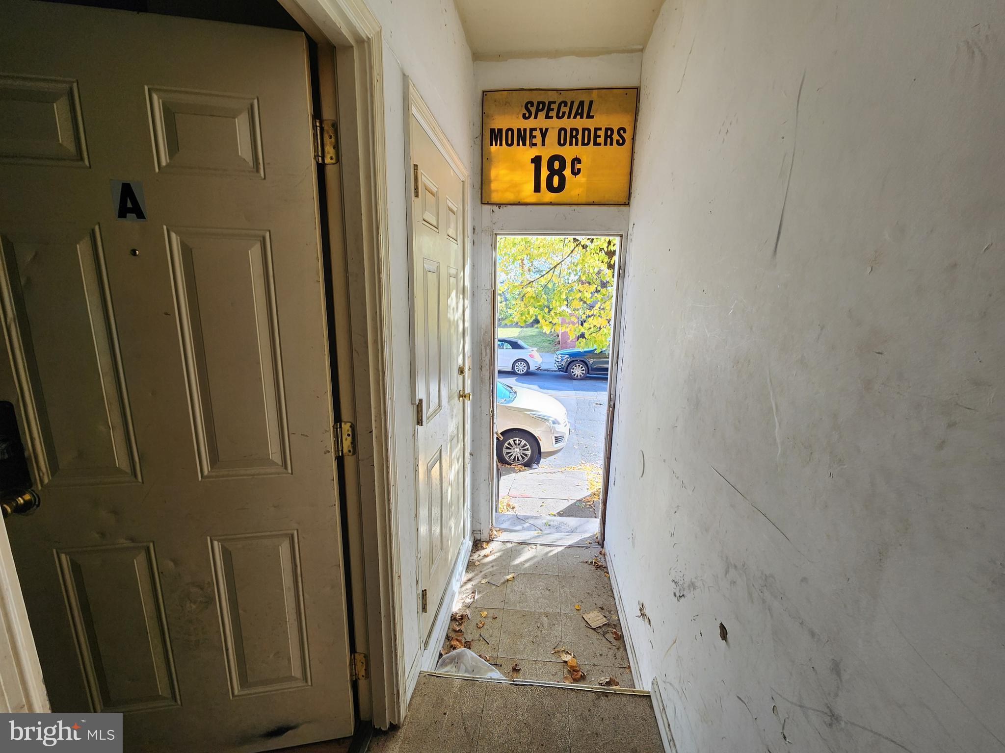 SANDTOWN-WINCHESTER - Residential