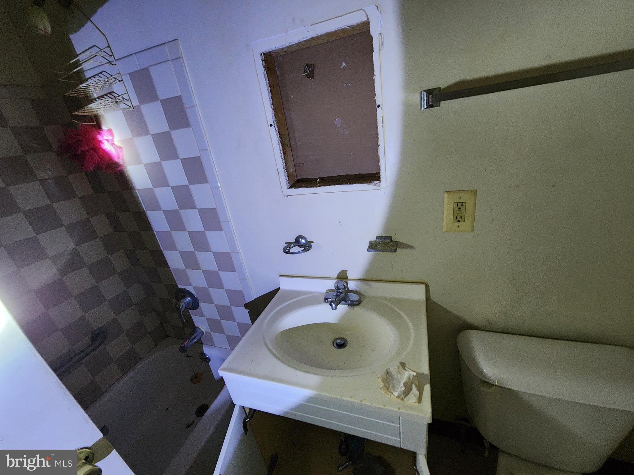 SANDTOWN-WINCHESTER - Residential