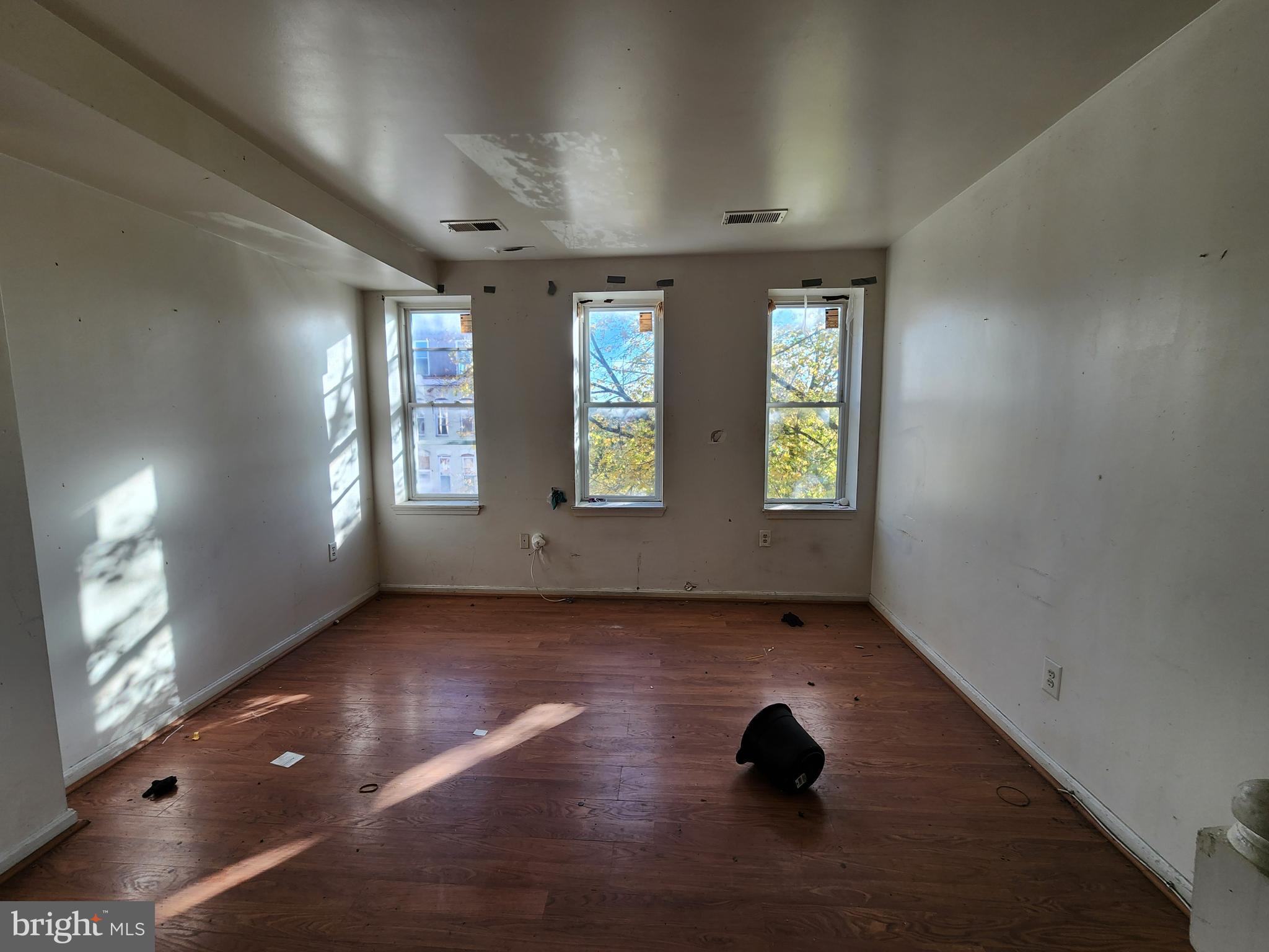 SANDTOWN-WINCHESTER - Residential