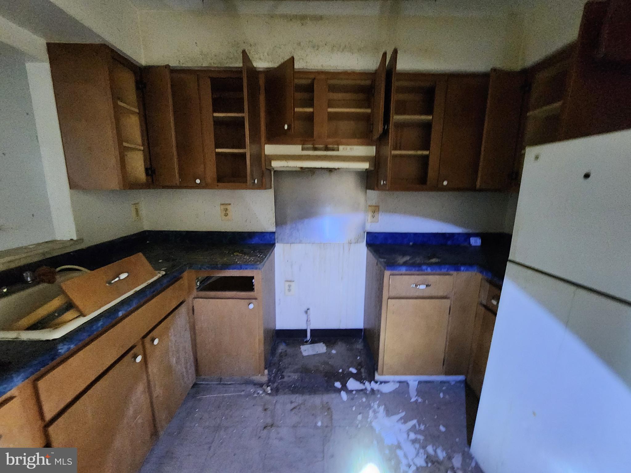 SANDTOWN-WINCHESTER - Residential