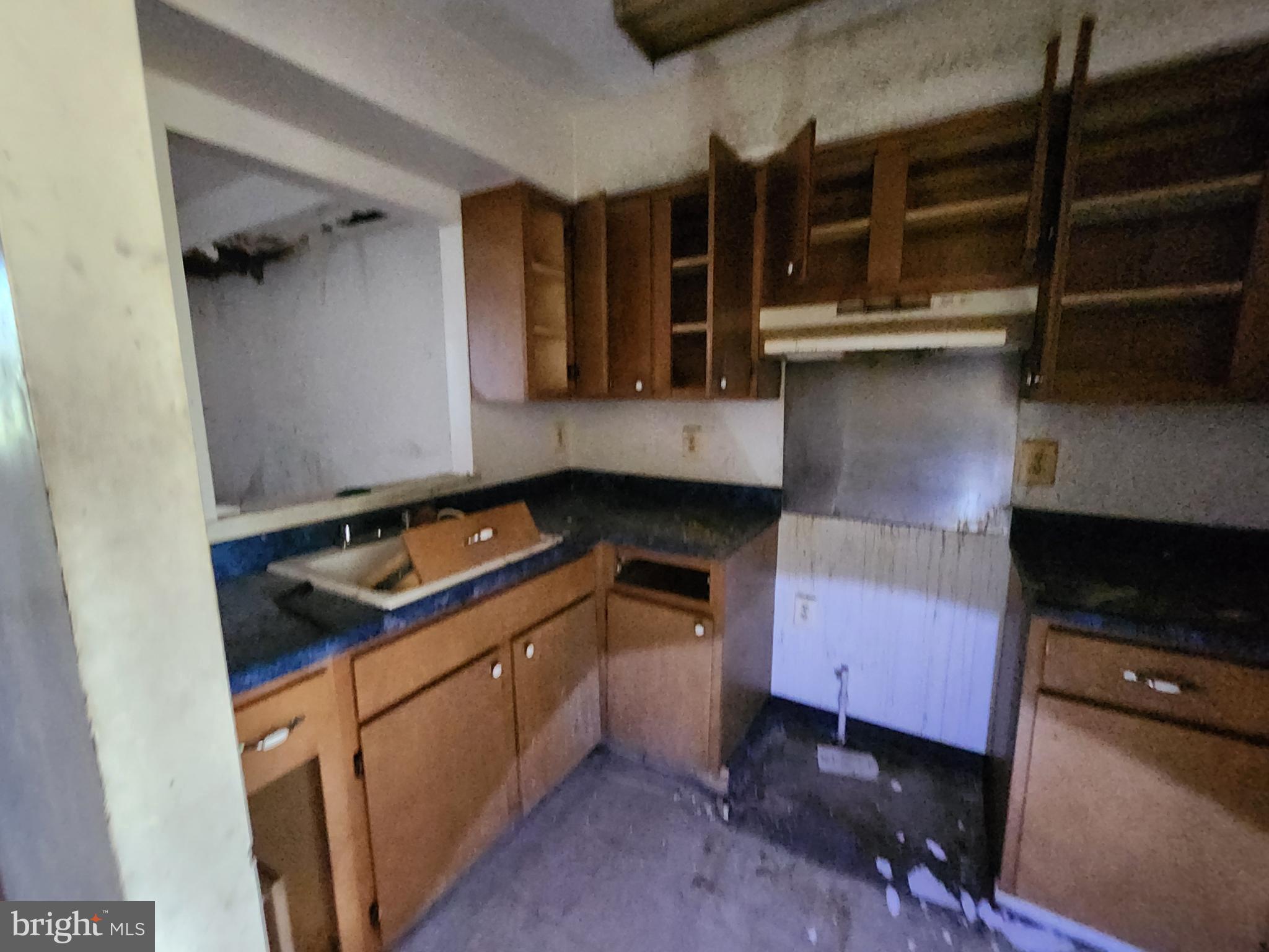 SANDTOWN-WINCHESTER - Residential