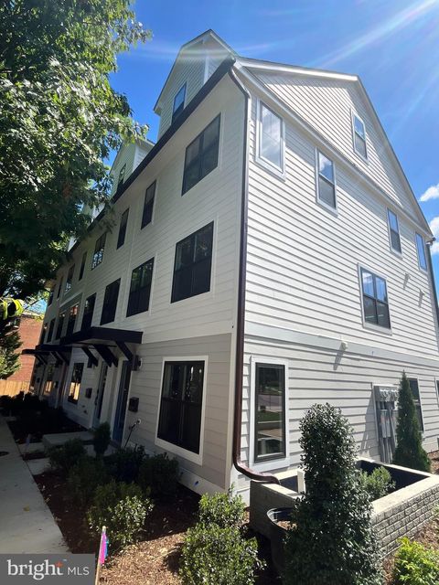 909 N IRVING STREET ARLINGTON VA 22201