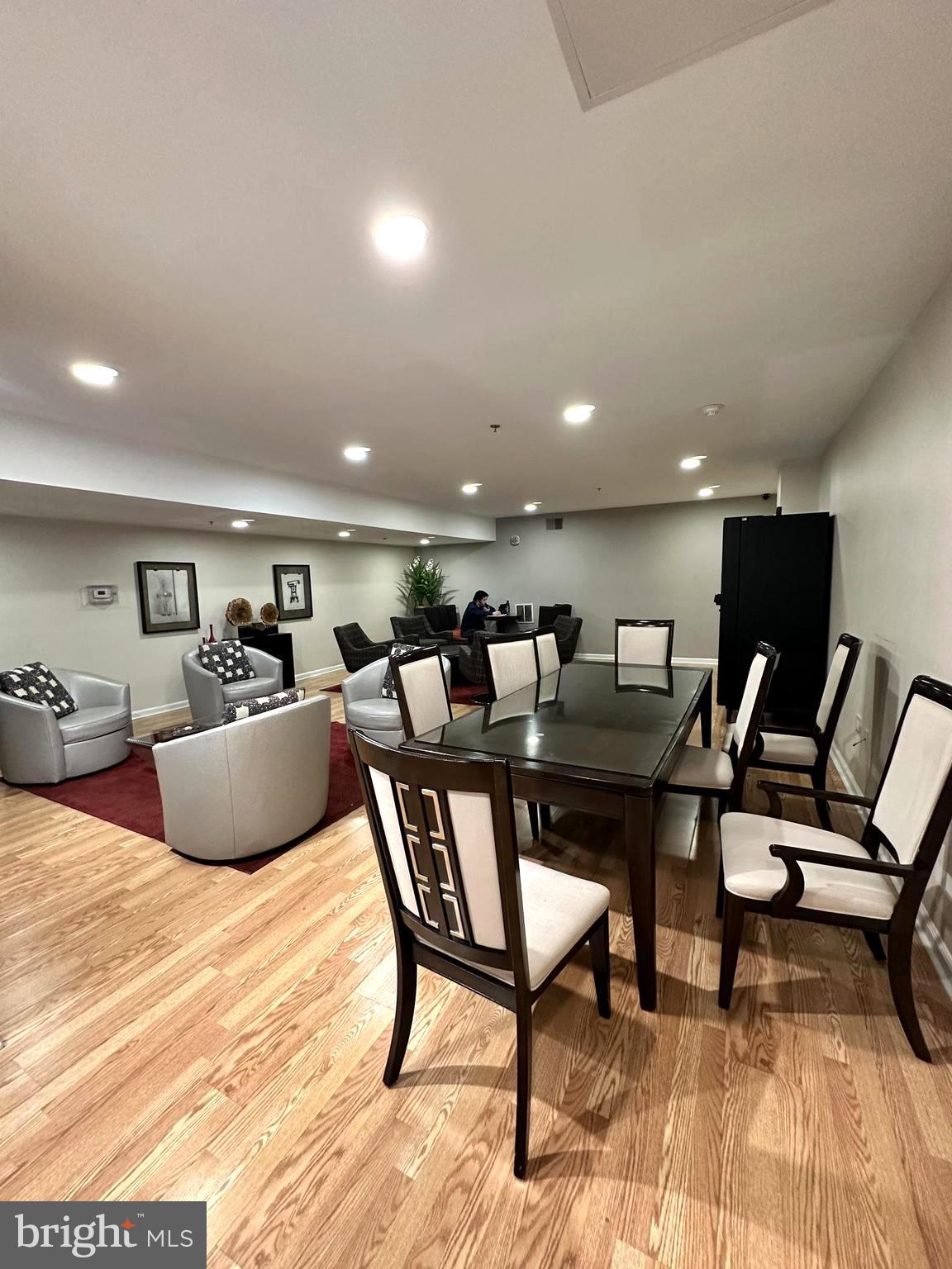 AVENUE OF THE ARTS - Residential