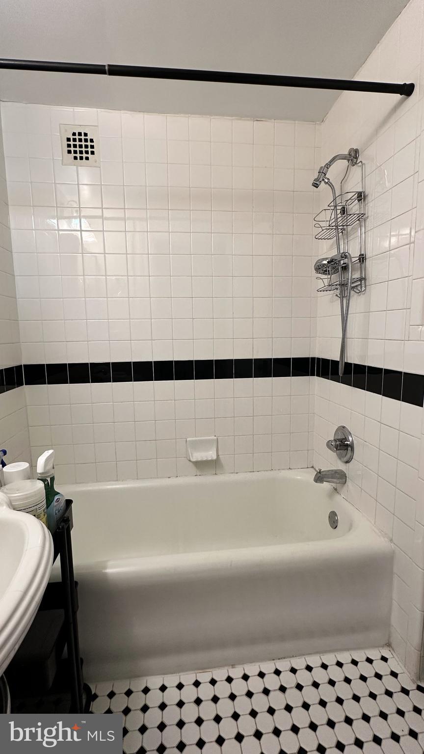 AVENUE OF THE ARTS - Residential